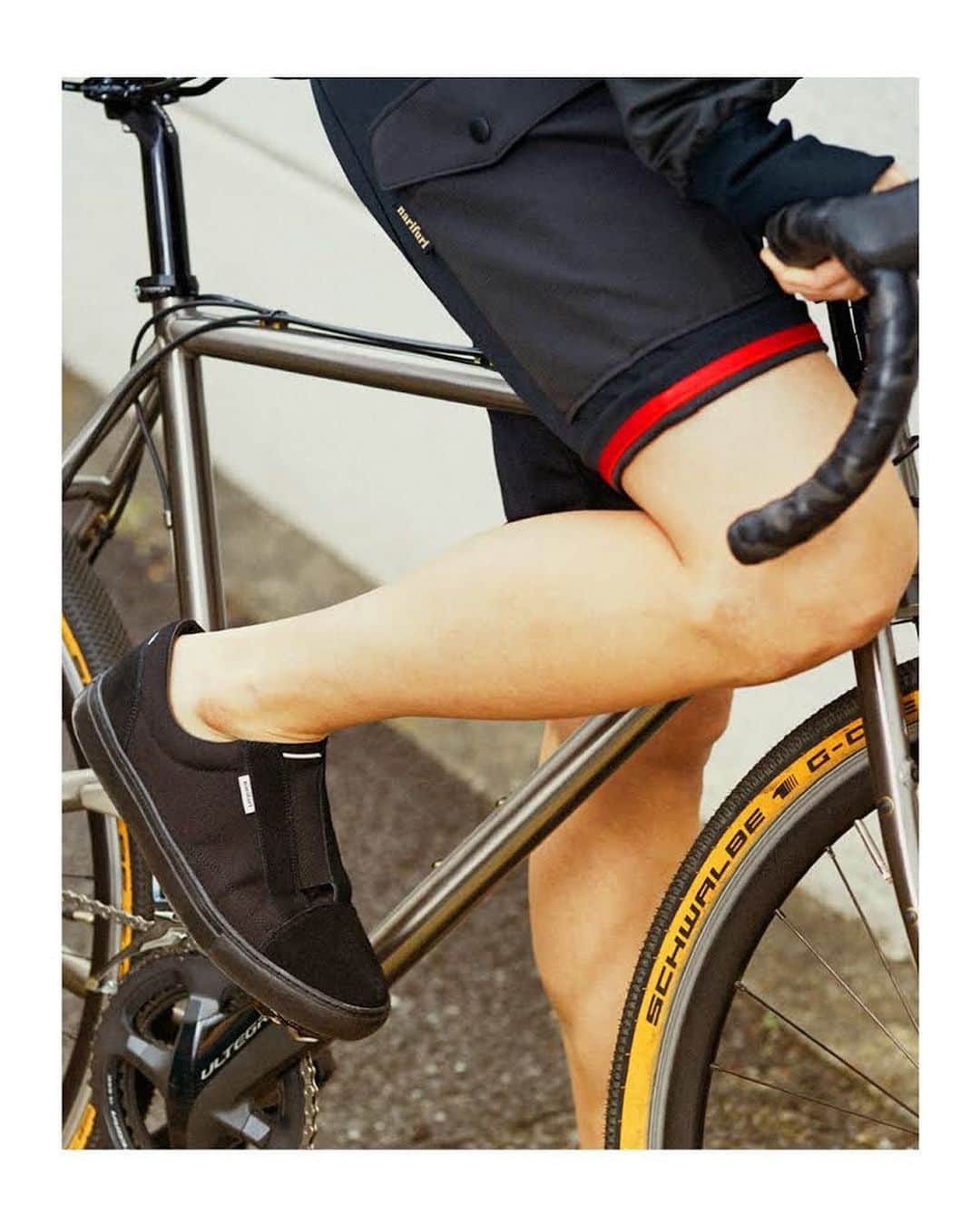 narifuri_japanさんのインスタグラム写真 - (narifuri_japanInstagram)「﻿ シティライドを楽しむための"自転車用スニーカー"に必要なモノは一体何か？﻿ ﻿ 本作は、両ブランドが共に模索しながら完成へと至った意欲作です。自転車に最適なスニーカーを ぜひ試してください。﻿ ﻿ ﻿ ● NFSV_01 : narifuri×SUVSOLE Mega Grip Slip-On﻿ ﻿ ﻿ #narifuri﻿ #ナリフリ﻿ #suvsole﻿ #サヴソル﻿ #自転車用スニーカー﻿ #bicycle﻿ #cityride﻿ #easyride﻿ #街乗り」6月19日 11時39分 - narifuri_japan
