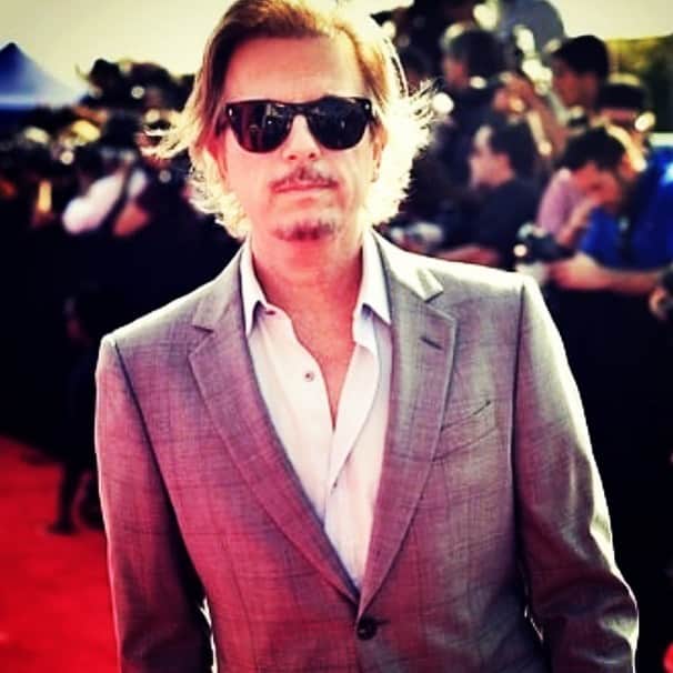 デヴィッド・スペードのインスタグラム：「Mtv awards! Woohoo. Look mom i have a suit」