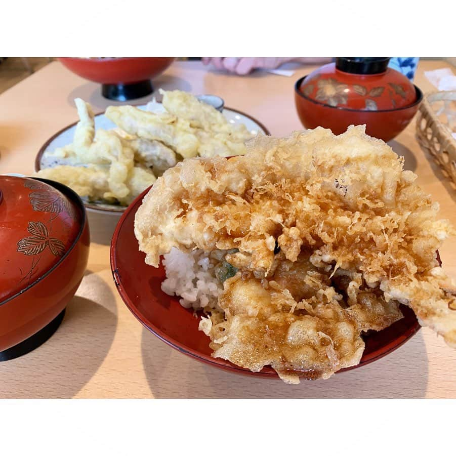 YU-U（工藤由布）さんのインスタグラム写真 - (YU-U（工藤由布）Instagram)「大分2日目🐾🌱 朝食もすごい美味しくて🤤 お宿の温泉も気持ちよくて朝から3つ入った🤣 そしてすこーし地獄めぐり♨️ 岡本屋のプリン🍮とよ常の天丼&とり天🍤 グローバルタワーに登ったり🗼 志高湖🦢も楽しかったなぁ🚣‍♂️ 大満足な大分の旅👐🏻また来るね👋🏻 ・・・ #u大分の歩き方 #地獄めぐり #岡本屋プリン #とよ常 #グローバルタワー #志高湖 #由布乃庄」6月19日 6時22分 - nyan22u22nyan