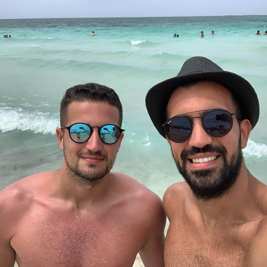 フェルナンド・パチェコのインスタグラム：「🇨🇺🌴🏖🌞🌊👨🏾」