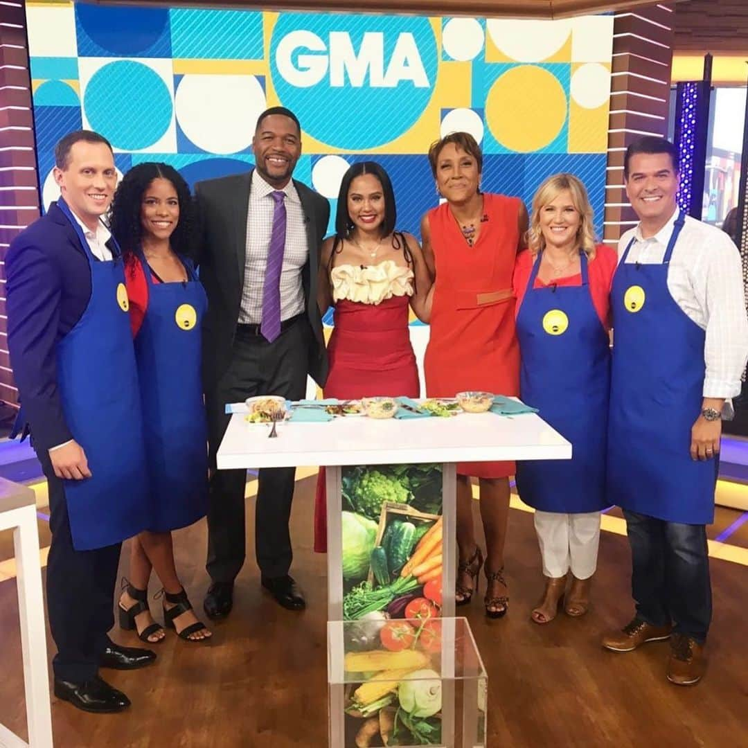 エイヨシャ・カレーさんのインスタグラム写真 - (エイヨシャ・カレーInstagram)「Had a blast today on @goodmorningamerica talking all things @foodfightabc ... I am so thrilled to be apart of the @abcnetwork family ! It’s premiere week! Let’s do this 💪🏾」6月19日 6時32分 - ayeshacurry