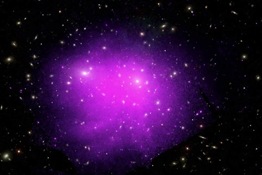 NASAさんのインスタグラム写真 - (NASAInstagram)「What ingredients do you put in your galaxy clusters? 🤔⁣ ⁣ Galaxy clusters, like the one in this image, have three main ingredients: individual galaxies, multimillion-degree gas that fills the space between the galaxies, and dark matter. ⁣ ⁣ A team of astronomers used a set of @nasachandraxray observations of this Coma galaxy cluster to probe gas properties and learn about the viscosity of the hot gas in Coma.⁣ ⁣  Click the link in the bio for more info ⬆️ Image credit: X-ray: NASA/CXC/Univ. of Chicago, I. Zhuravleva et al, Optical: SDSS⁣ ⁣ #NASA #Space #galaxy」6月19日 6時34分 - nasa