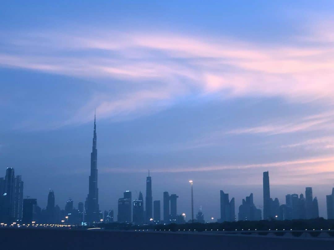 松島エミのインスタグラム：「#Dubai #skyline #burjkhalifa」