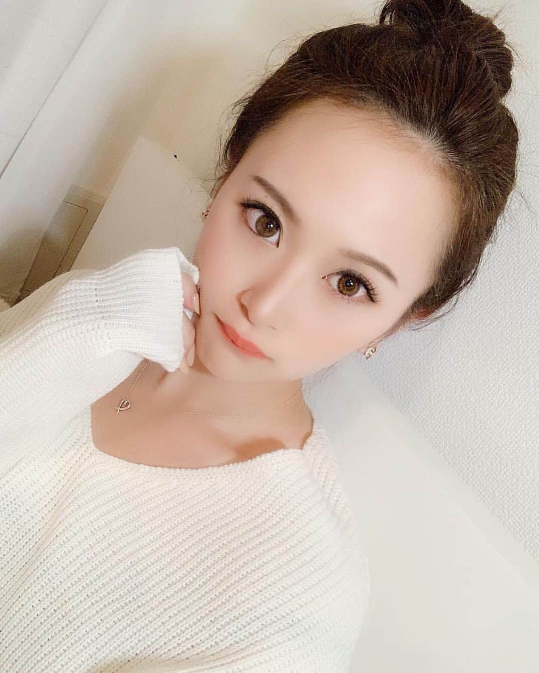 美女美容事情さんのインスタグラム写真 - (美女美容事情Instagram)「《文句なしの美人💕✨》⠀ *⠀ リポストを使って、素敵な写真📷✨を投稿されてる方を紹介させて頂く⠀⠀⠀⠀ 【💄美女美容事情💅】のコーナーです✨⠀ *⠀⠀⠀⠀⠀⠀⠀ いいねやコメント、フォローして応援してね❤︎🥰🎶⁣⠀ *⠀⠀⠀⠀⠀⠀⠀ 今回ご紹介させて頂きますのは❤︎⠀ 福江菜々華さん< @nanaka029 >の素敵なお写真📸⠀ *⠀ お顔のバランスが美しすぎて見惚れてしまいます😊こんな顔に生まれたかったってくらい美人💕憧れます✨⠀ *⠀⠀ 福江菜々華さんのアカウントには他にも素晴らしい投稿が沢山ありますので是非覗いてみてくださいね💁‍♀️💙⠀ *⠀⠀ 福江菜々華さん< @nanaka029 >⠀ 素敵な投稿ありがとうございました☺️📸✨⠀⠀⠀⠀⠀⠀⠀⠀ △▼△▼△▼△▼△▼△▼△▼△▼△▼⠀⠀⠀⠀⠀⠀⠀⠀⠀⠀⠀⠀⠀⠀⠀⠀⠀⠀⠀⠀⠀⠀⠀⠀⠀⠀⠀⠀⠀⠀⠀⠀⠀ ❤🧡💛「美女美容事情」💚💙💜⠀⠀⠀⠀⠀⠀⠀⠀⠀⠀⠀⠀⠀⠀⠀ 👇掲載ご希望の方は👇⠀⠀⠀⠀⠀⠀⠀⠀⠀⠀⠀⠀⠀⠀⠀⠀ @b_b_j.jタグ付けと🖤 # ビジョビ⠀🖤⠀⠀⠀⠀⠀⠀⠀⠀⠀⠀⠀⠀⠀⠀⠀ をタグ付けお願いします✨⠀⠀⠀⠀⠀⠀⠀⠀⠀⠀⠀⠀⠀⠀⠀⠀ ――――――――――――――――⠀⠀⠀⠀⠀⠀⠀⠀⠀⠀⠀⠀⠀⠀⠀⠀⠀⠀⠀⠀⠀⠀⠀ ～姉妹アカウントのご紹介～⠀⠀⠀⠀⠀⠀⠀⠀⠀⠀⠀⠀⠀⠀⠀⠀⠀⠀⠀⠀⠀⠀⠀⠀⠀⠀⠀ ◇美容情報を紹介している«美女美容事情～Beauty～»⠀⠀⠀⠀⠀⠀⠀⠀⠀⠀⠀⠀⠀⠀⠀⠀⠀⠀⠀⠀⠀⠀⠀⠀⠀⠀ ( @b_b_j.j_b )⠀⠀⠀⠀⠀⠀⠀⠀⠀⠀⠀⠀⠀⠀⠀⠀⠀⠀⠀⠀⠀⠀⠀⠀⠀⠀⠀ ◇美しい旅スポット紹介をしている«美 spot»⠀⠀⠀⠀⠀⠀⠀⠀⠀⠀⠀⠀⠀⠀⠀⠀⠀⠀⠀⠀⠀⠀⠀⠀⠀ ( @b__spo )⠀⠀ ⠀ ◇ビジョビがお届けするセレクトショップ«bi select»⠀ ( @bi_select )⠀ ⠀⠀⠀⠀⠀⠀⠀⠀⠀⠀⠀⠀⠀⠀⠀⠀⠀⠀⠀⠀⠀ よかったらこちらも覗いてみてね✨⠀ ――――――――――――――――⠀⠀⠀ @b_b_j.j⠀⠀ #メイク #beauty⠀⠀⠀⠀⠀ #ヘアスタイル #おとな女子 ⠀⠀⠀⠀⠀⠀⠀ #ヘアアレンジ  #カラコン ⠀⠀⠀⠀ #アイシャドウ #女子力アップ ⠀⠀⠀⠀⠀⠀⠀⠀ #アイライン #美意識⠀⠀⠀⠀⠀⠀⠀ #リップ💄 ⠀⠀⠀⠀ #女子力 #女子力向上⠀⠀⠀⠀⠀⠀⠀ #リップ #チーク⠀⠀⠀⠀⠀⠀⠀ #naturalbeauty #makeup」6月19日 7時26分 - b_b_j.j