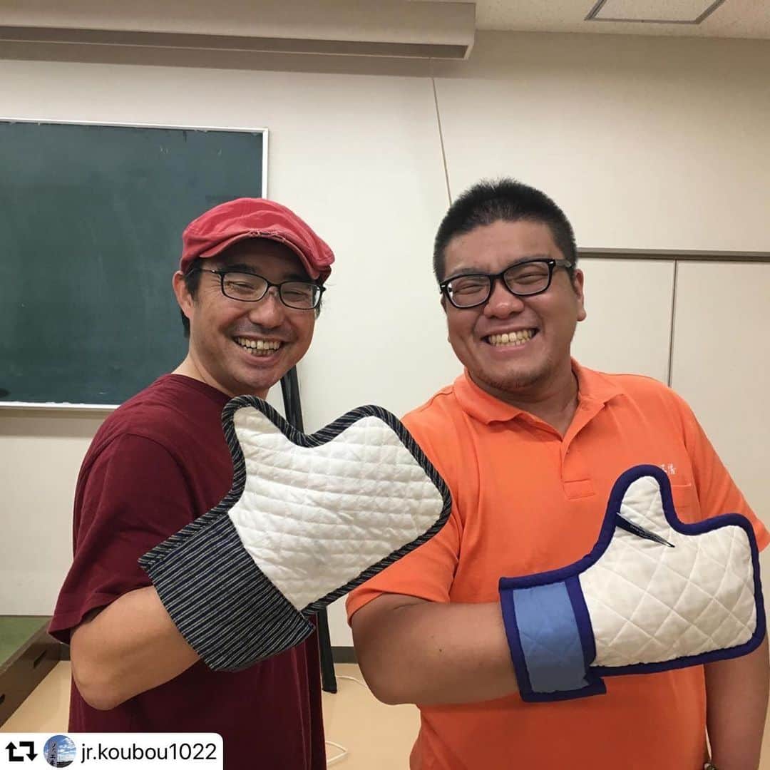 ノブ横地のインスタグラム：「#repost @jr.koubou1022 ・・・ 木工教室のJr.工房です⚒  先週、今週と  こもガク主催ノブ横地さんのSNS講座  に参加させて頂きました😃✨ 短い時間でしたが、非常に中身の濃い内容で教えて頂いた事を１つでも実践したいと思います😃✨ 写真はノブ横地さんと私です😃✨ #Jr.工房 #ノブ横地さん #こもガク #こもガク祭」