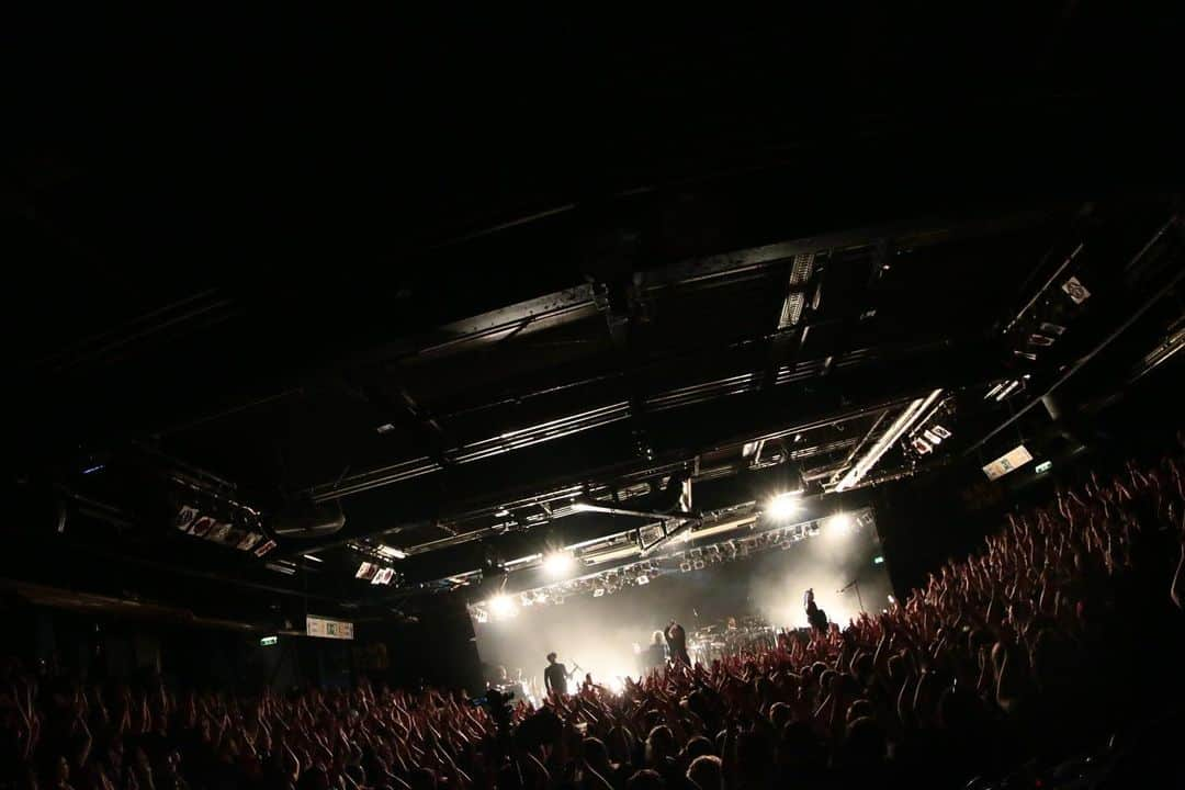 RUKI さんのインスタグラム写真 - (RUKI Instagram)「Dankeschön München🔥🇩🇪！！ Heute war wieder eine tolle Show🤘 ・ Aber es tut mir leid, weil meine Kehle etwas schlimm war💦💦 Mir hat der Jubel aller sehr geholfen, Vielen, vielen Dank🙏🙏 Ich werde zurück sein, um wieder den besten Sound zu liefern, also bitte warten🔥🔥München auf Wiedersehen. Wir lieben euch alle！  #thegazette #worldtour2019 #ninth #phase4 #München #backstagewerk」6月19日 7時44分 - ruki_nilduenilun