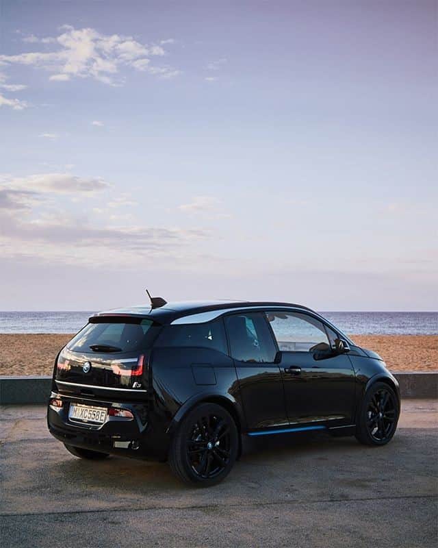 BMWのインスタグラム：「Paving the way to the future today. The BMW i3. #BMW #BMWi3 #BMWi @BMWi __ BMW i3 (120 Ah): Energy consumption in kWh/100 km (combined): 13.1. Fuel consumption in l/100 km (combined): 0. CO2 emissions in g/km (combined): 0. The driving range depends on a variety of factors, especially: personal driving behaviour, selected route, weather conditions, usage of heating/cooling and preconditioning. The values of fuel consumptions, CO2 emissions and energy consumptions shown were determined according to the European Regulation (EC) 715/2007 in the version applicable at the time of type approval. The figures refer to a vehicle with basic configuration in Germany and the range shown considers optional equipment and the different size of wheels and tires available on the selected model. The values of the vehicles are already based on the new WLTP regulation and are translated back into NEDC-equivalent values in order to ensure the comparison between the vehicles. [With respect to these vehicles, for vehicle related taxes or other duties based (at least inter alia) on CO2-emissions the CO2 values may differ to the values stated here.] The CO2 efficiency specifications are determined according to Directive 1999/94/EC and the European Regulation in its current version applicable. The values shown are based on the fuel consumption, CO2 values and energy consumptions according to the NEDC cycle for the classification. For further information about the official fuel consumption and the specific CO2 emission of new passenger cars can be taken out of the „handbook of fuel consumption, the CO2 emission and power consumption of new passenger cars“, which is available at all selling points and at https://www.dat.de/angebote/verlagsprodukte/leitfaden-kraftstoffverbrauch.html.」