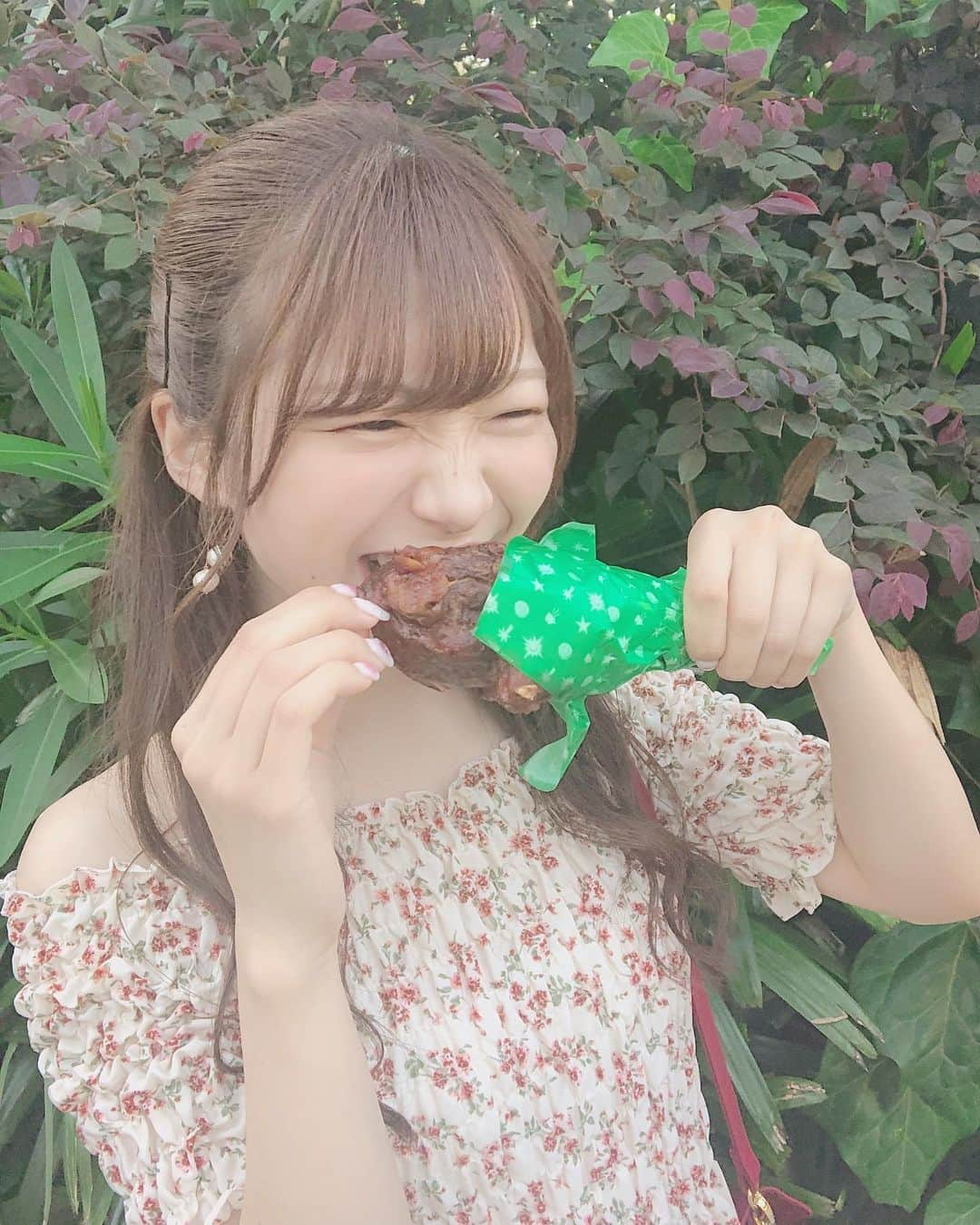 阪上彩香さんのインスタグラム写真 - (阪上彩香Instagram)「お肉大好き😋💕 ･ ･ ･ #アイドル #idol #ワンピース #ワンピースコーデ #onepiece #ラズミル #rasmile #ユニバコーデ #155cmコーデ #ハーフアップ #ユニバーサルスタジオジャパン #universalstudiosjapan #ゆにば #ユニバ #USJ #映え #インスタ映え #instgood #instlike #instfashion」6月19日 8時48分 - ayaka_skgm