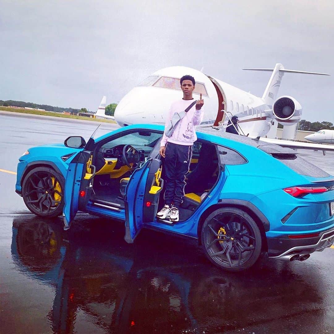 ファンクマスター・フレックスのインスタグラム：「#HighBridgeTheLabel / ABOOGIY/ DON Q/ TRAP MANNY will be touching down at #FlexFest !!!! HighBridge Merch section will be serious!!! Saturday August 17th! New York Expo Center!!! @d1320don x @joejaxson !!!! HIT LINK IN BIO FOR TICKETS!!! INFLEXWETRUST.COM」