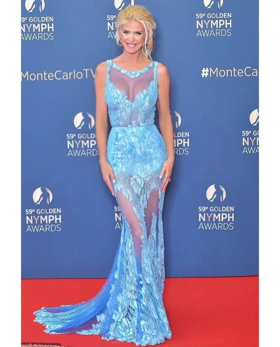 ヴィクトリア・シルヴステッドさんのインスタグラム写真 - (ヴィクトリア・シルヴステッドInstagram)「NYMP Awards tonight honoring actor Michael Douglas ✨ #montecarlotvfestival #goldennymphawards @festivaltvmonte_carlo  @peacejamhq  Dress by @joelleflora」6月19日 9時14分 - victoriasilvstedt