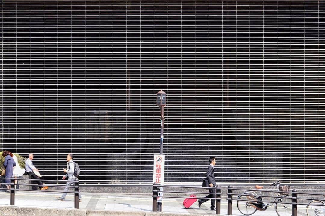 Yasuhito Shigakiのインスタグラム：「. . 10:26 AM . . #ザ壁部 . Tokyo, Japan」