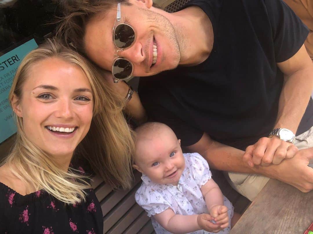 アルビン・エクダルのインスタグラム：「Alla glada för lite semester! 🎉」