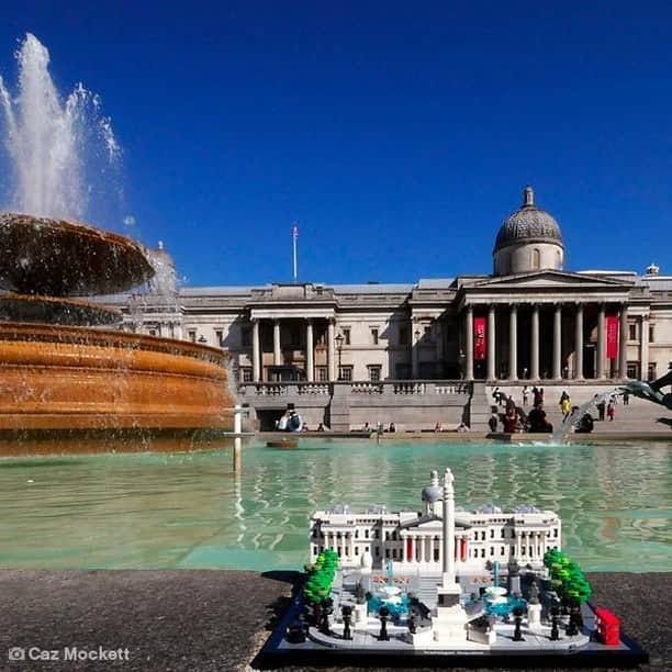 LEGOさんのインスタグラム写真 - (LEGOInstagram)「Enjoy one of London’s most vibrant spaces in the middle of the city with your own LEGO version of Trafalgar Square!  Thank you @cazmockett for the beautiful 📸 #LEGO #LEGOArchitecture #London #TrafalgarSquare #UGC #Fanmade #legogram」6月19日 20時00分 - lego