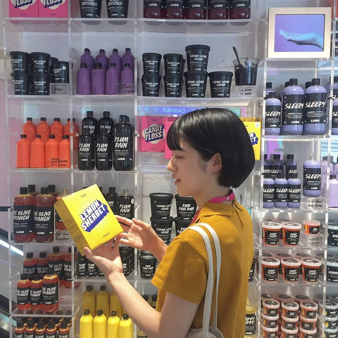 谷口朝香さんのインスタグラム写真 - (谷口朝香Instagram)「LUSH 新宿店 オープンおめでとうございます🌼 . このシリーズかわいいなぁ🍋 . #lushshinjuku #lush」6月19日 20時09分 - asamaru.jp