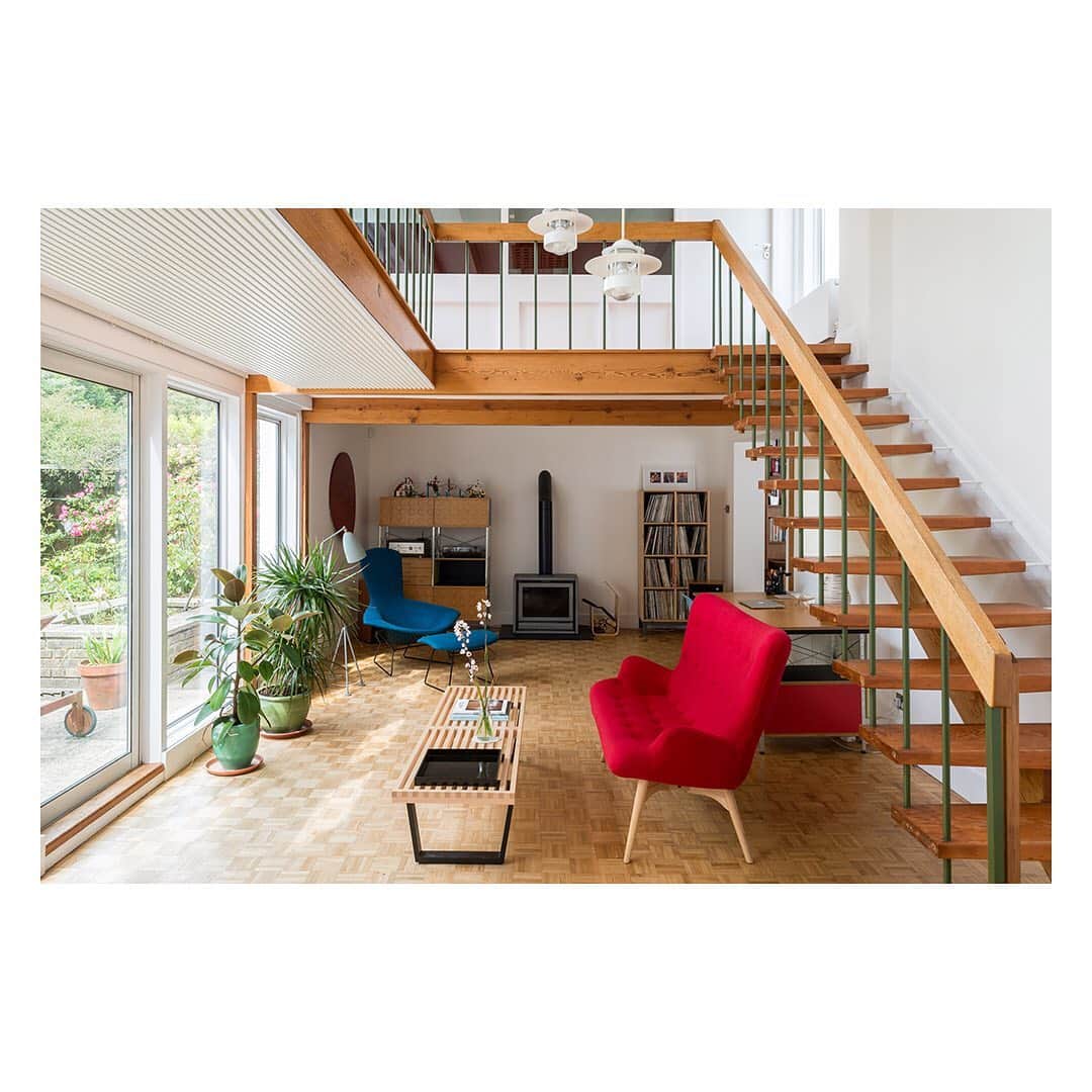 The Modern Houseさんのインスタグラム写真 - (The Modern HouseInstagram)「#forsale a mid-century home located in the coastal town of Broadstairs. Click the link in our bio to see the sales particulars.」6月19日 20時27分 - themodernhouse
