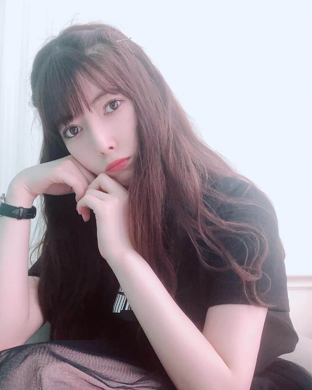 日下部美愛のインスタグラム：「1枚目？2枚目？ . . . . #photo #japan #model #me #hair #fashion #makeup #selfie #followme #instagood #camera #한국 #맞팔 #사진 #데일리 #데일리룩 #인스타사진 #인스타그램 #일본인」