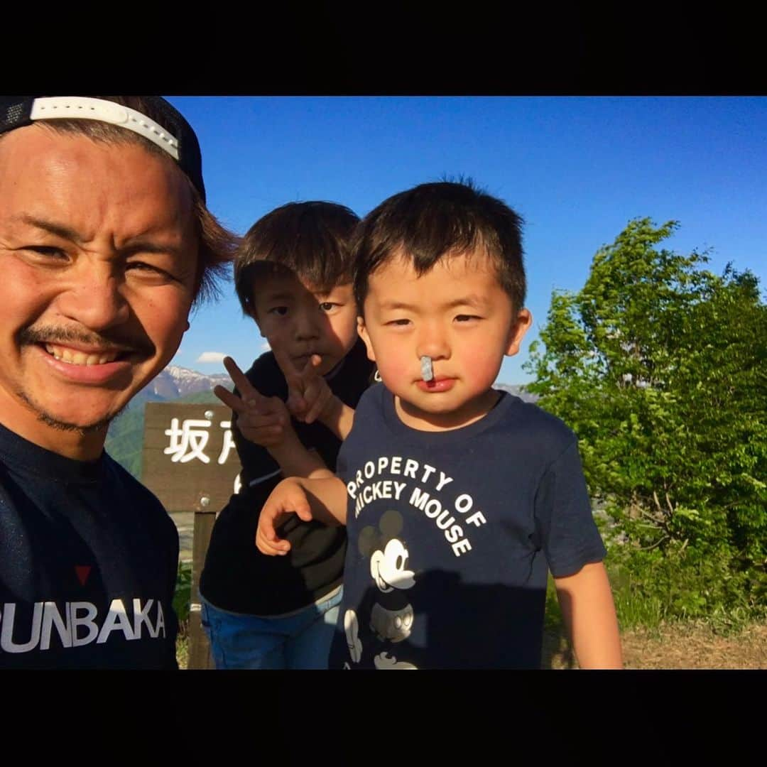 関貴英さんのインスタグラム写真 - (関貴英Instagram)「39歳になりました🍾㊗️ 皆さん沢山のお祝いメッセージ ありがとうございます🥂😆 更に39thank you感謝の精神をもって 楽しくやっていきますね😁  ありがとうございます🌟  #39 #thank_you  #感謝 #ムラサキスポーツ #murasakisports #murasakisports_official #ridelifesnow  #santacruz #FLUX #BONFIRE #GIRO #スノーボード  #ジャンプ #フリースタイル  #つながり #南魚沼グルメ  #六日町グルメ #お肉  #ローストビーフ #ステーキ #本気 #南魚沼市 #激辛チャレンジ #飲食店 #超炭酸ハイボール #スポーツバー #麻婆豆腐 #skatebar #俺オレole」6月19日 20時44分 - takahideseki