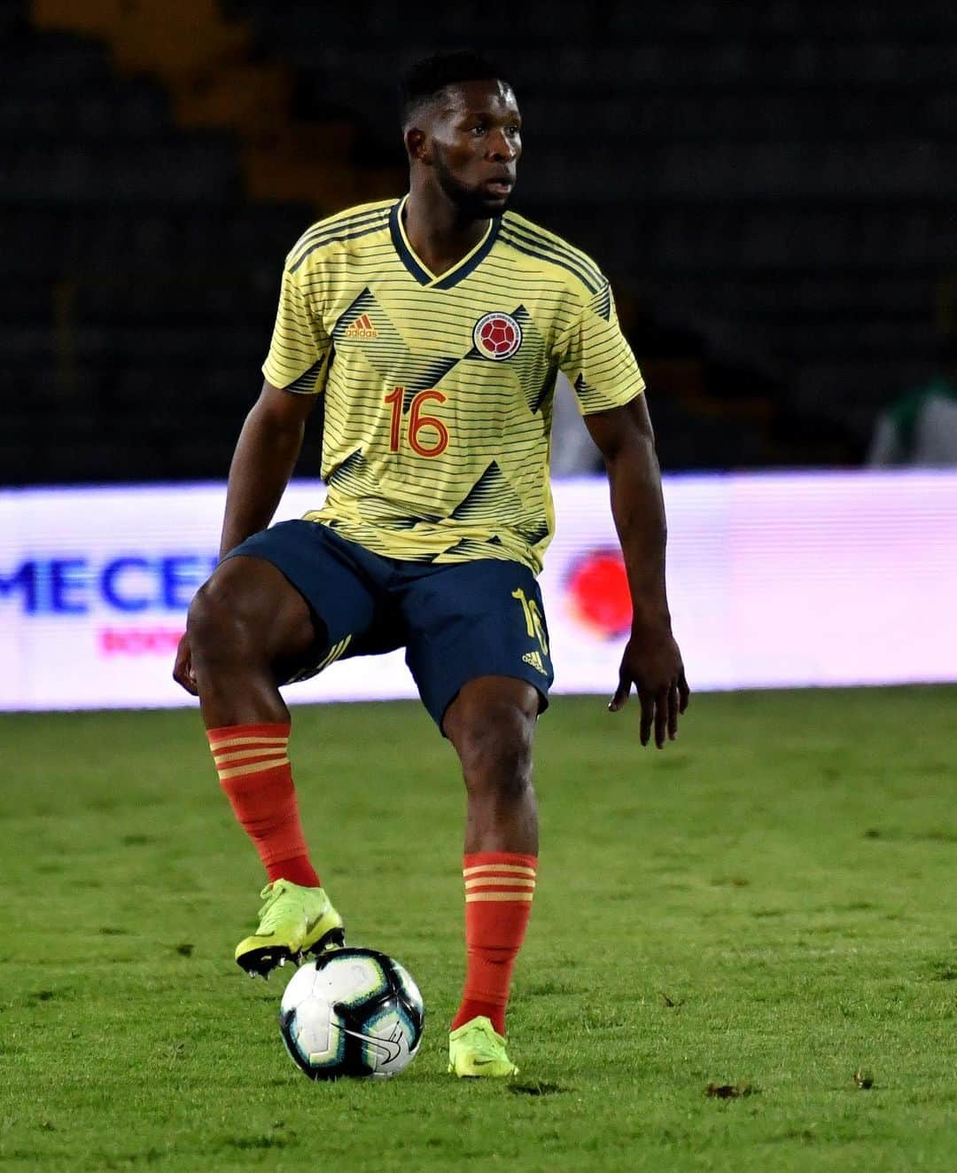 AFCボーンマスさんのインスタグラム写真 - (AFCボーンマスInstagram)「🔙 in action!  Jefferson Lerma’s Colombia face Qatar in the Copa America tonight! 🇨🇴 Good luck, Jeff! 👍 #afcb 🍒」6月19日 20時41分 - afcb