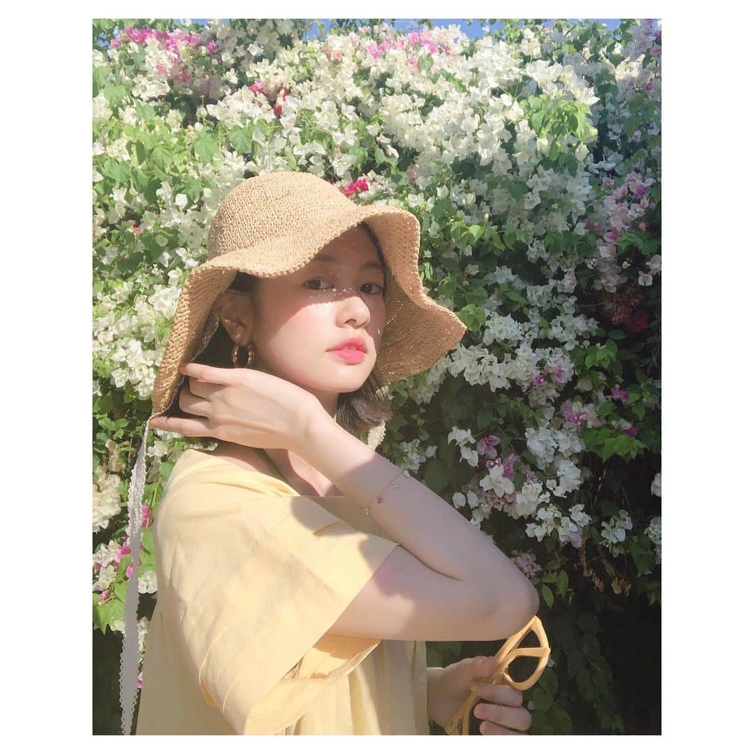 チョン・ソミンのインスタグラム：「🌸🌼🌻🌺🥀🌹🌷💐hehe 온갖 꽃」