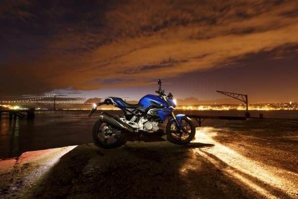BMW Motorrad Japanさんのインスタグラム写真 - (BMW Motorrad JapanInstagram)「日々は移ろう。でも、このバイクのスタイルと完成度は変わることがない。 . #bmwmotorradjapan #bmwbikes #makelifearide #G310R」6月19日 12時00分 - bmwmotorradjapan