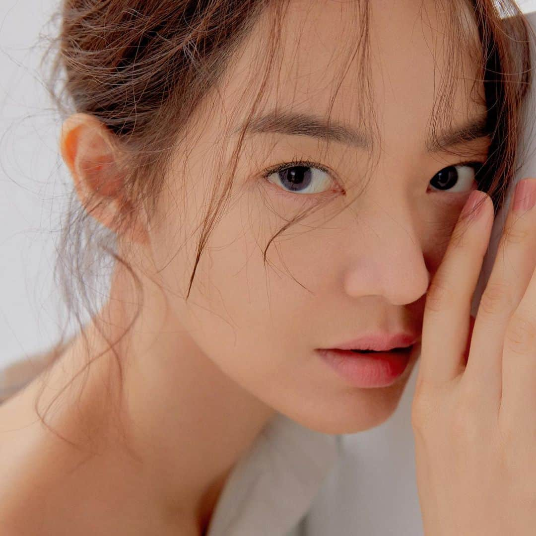 シン・ミナさんのインスタグラム写真 - (シン・ミナInstagram)「@chanel.beauty @ellekorea 🧡」6月19日 12時25分 - illusomina