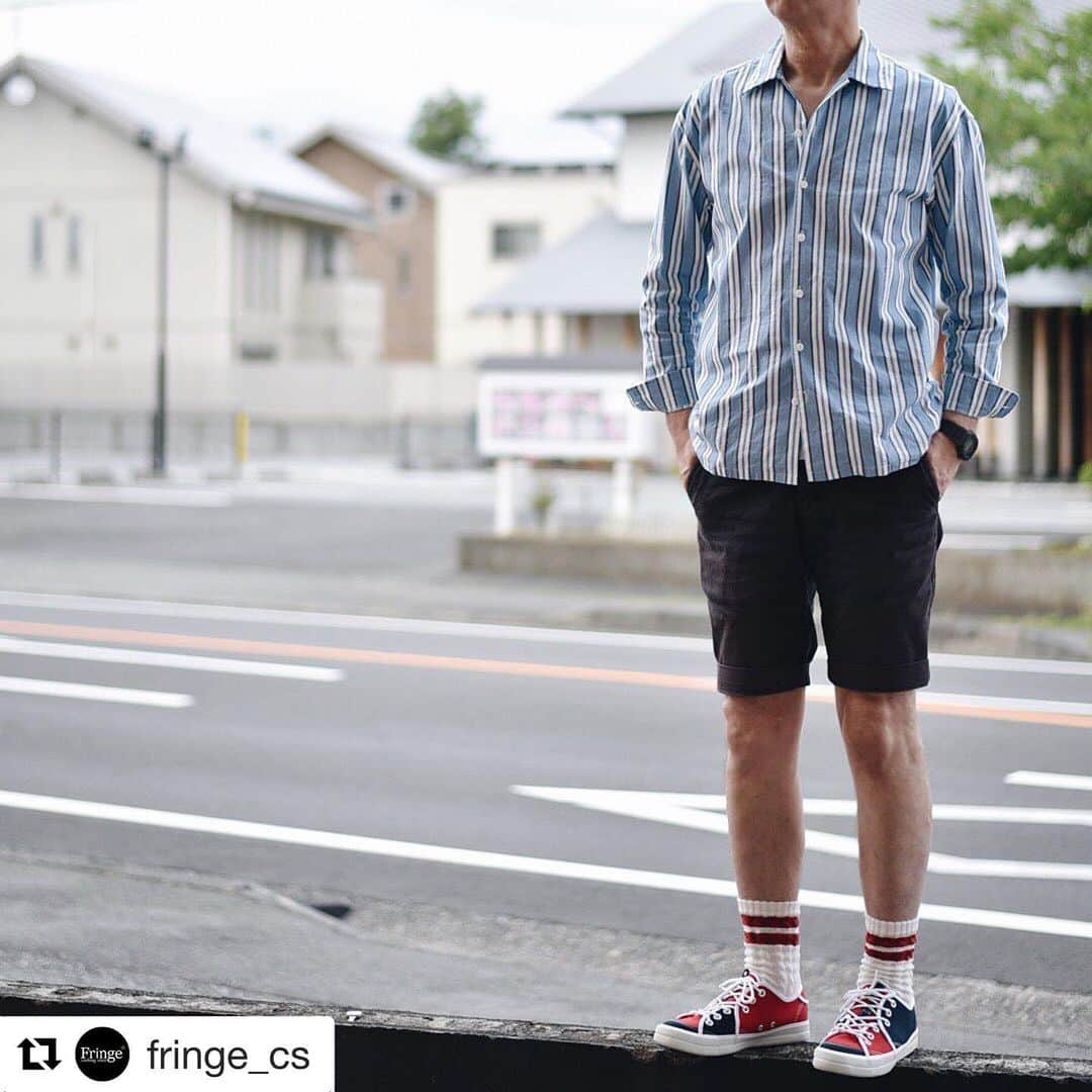 アールエフダブリューさんのインスタグラム写真 - (アールエフダブリューInstagram)「#Repost @fringe_cs with @get_repost ・・・ . . RFW  SANDWICH-LOW STANDARD  CRAZY 販売価格  11,000円＋tax レディースサイズもございます。在庫残り少々で完売です。 . . 夏になるとプレッピー風コーデしたくなります。 シャツのサイズ感が少しルーズになり、スニーカーもローテクで行きたいところです。 . RFWのスニーカーは、コーデの完成度が増すので顧客様にも大好評。 綺麗目にはバッチリあいます。 . . photo  by  @carakato .  #rfwtokyo  #rfw  #rismfootwea #リズムフットウェア  #instakiks  #sneakers  #セレクトショップ静岡  #フリンジ静岡  #アールエフダブリュ #instashoes  #スニーカー  #スニーカー女子  #スニーカー新作 #写真 #写真を撮るのが好きな人と繋がりたい  #ファインダー越しの私の世界  #シンプルコーデ  #シンプルスニーカー  #西海岸スタイル  #西海岸スタイル  #アメカジ  #アメカジコーデ  #kickstagram  #スケーターシューズ #足元  #足元倶楽部 #スニーカー」6月19日 12時52分 - rfwtokyo