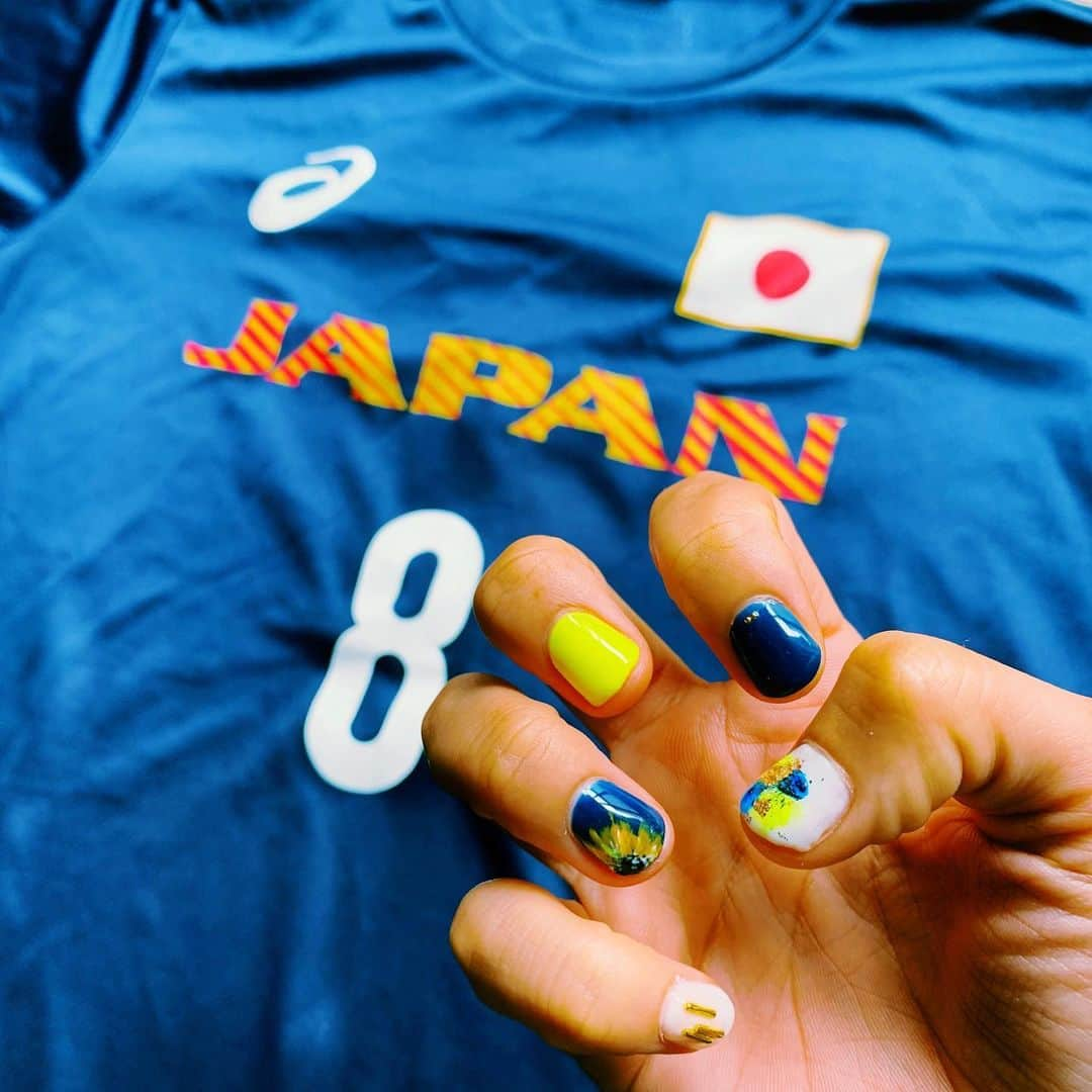 矢原里夏さんのインスタグラム写真 - (矢原里夏Instagram)「【🤾‍♂️🤾‍♀️International Handball Week】 さぁいよいよ今日からから始まります！私もネイルを日本代表応援カラーにしました✌︎当日券もあるようなので是非会場にお越しください！来られない方は放送もあります。わたくし今回もフロアリポーターを務めさせていただきます🎙 . 6/19日韓定期戦、6/20 & 22JAPAN CUP 2019（MEN）を日本ハンドボール協会 公式YoutubeチャンネルでインターネットＬＩＶＥ中継（無料視聴） . . また、スカイＡ（ＣＳ放送）では録画をご覧いただけます。 📺スカイＡ放送予定 ◾︎7月08日（月）20:00～21:30　 日韓定期戦2019＜おりひめジャパンvs韓国代表＞ . ◾︎7月09日（火）20:00～21:30　 日韓定期戦2019＜彗星JAPANvs韓国代表＞ . ◾︎7月20日（土）14:00～15:30　 JAPAN CUP 2019（MEN） ＜彗星JAPANvsスウェーデン代表=6/20＞ . ◾︎7月21日（日）14:00～15:30　 JAPAN CUP 2019（MEN） ＜彗星JAPANvsスウェーデン代表=6/21＞ . #ハンドボール #彗星ジャパン #おりひめジャパン #ハンドボールネイル #ネイル #hadball」6月19日 13時01分 - rika_yahara