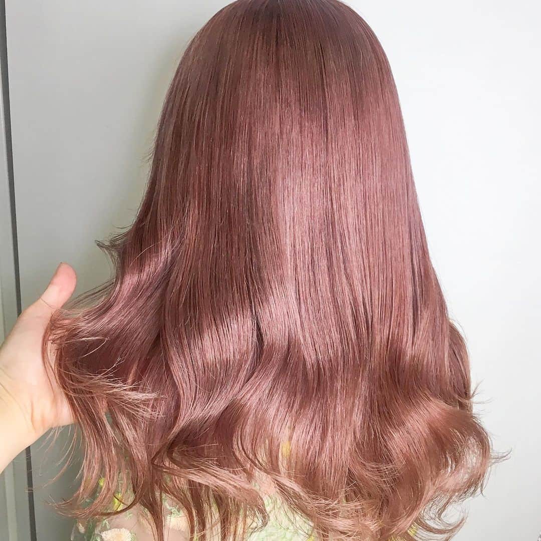 原涼香のインスタグラム：「ㅤㅤㅤㅤㅤㅤㅤㅤㅤㅤㅤㅤㅤ Peach pink 🍑🍑 ケアブリーチ2〜3回ベース❤︎ ㅤㅤㅤㅤㅤㅤㅤㅤㅤㅤㅤㅤㅤ てよんのセンイル前に来てくださいました🇰🇷 いいな~~ㅠㅠ ㅤㅤㅤㅤㅤㅤㅤㅤㅤㅤㅤㅤㅤ」