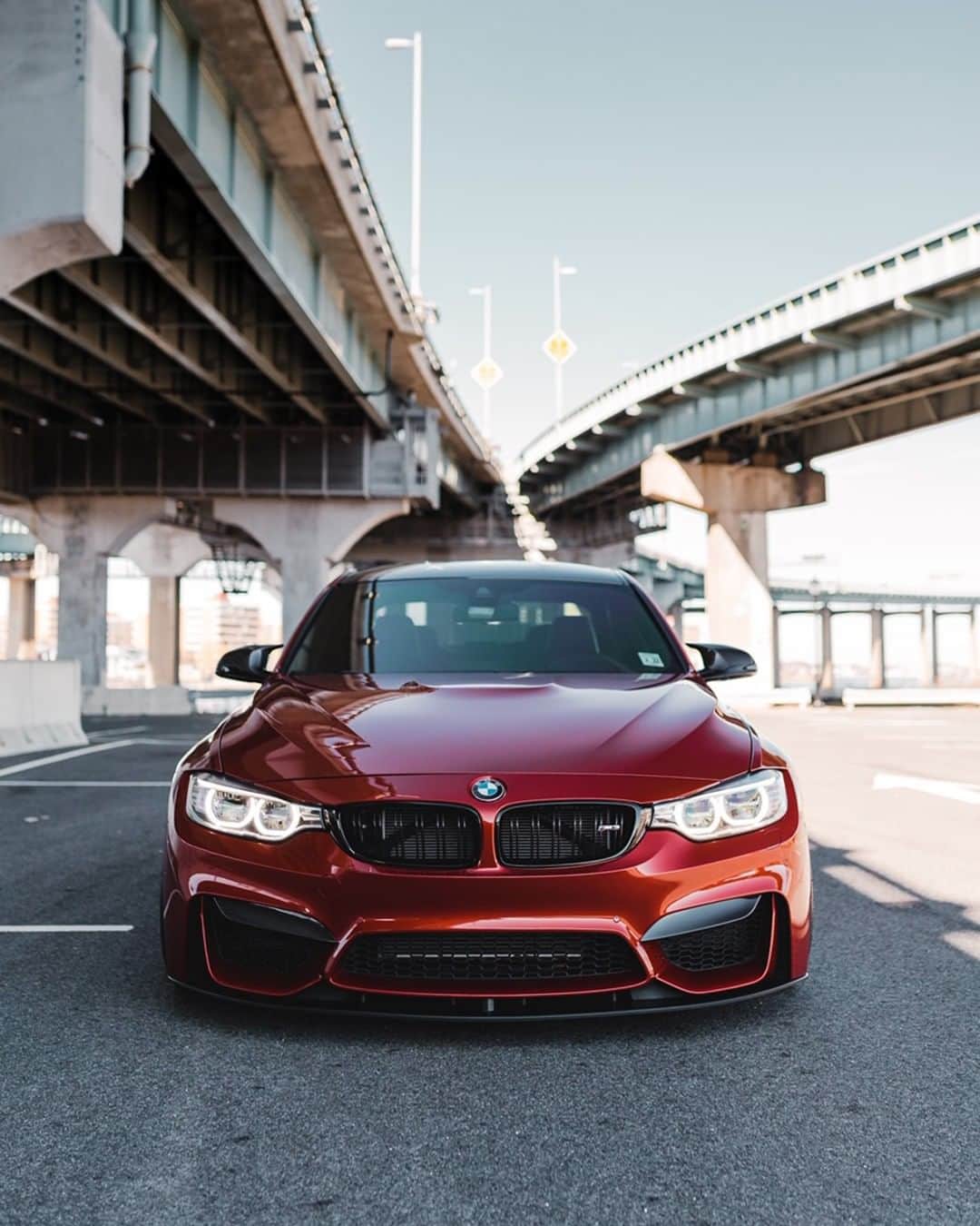 BMWのインスタグラム：「Outstanding color for an outstanding BMW. The BMW M3 Sedan in Sakhir Orange metallic. #BMWrepost @_barelyworking @Wavywinston #BMW #M3 #BMWM __ BMW M3 Sedan: Fuel consumption in l/100 km (combined): 8.8 (8.3). CO2 emissions in g/km (combined): 204 (194). The figures in brackets refer to the vehicle with seven-speed M double-clutch transmission with Drivelogic. The values of fuel consumptions, CO2 emissions and energy consumptions shown were determined according to the European Regulation (EC) 715/2007 in the version applicable at the time of type approval. The figures refer to a vehicle with basic configuration in Germany and the range shown considers optional equipment and the different size of wheels and tires available on the selected model. The values of the vehicles are already based on the new WLTP regulation and are translated back into NEDC-equivalent values in order to ensure the comparison between the vehicles. [With respect to these vehicles, for vehicle related taxes or other duties based (at least inter alia) on CO2-emissions the CO2 values may differ to the values stated here.] The CO2 efficiency specifications are determined according to Directive 1999/94/EC and the European Regulation in its current version applicable. The values shown are based on the fuel consumption, CO2 values and energy consumptions according to the NEDC cycle for the classification. For further information about the official fuel consumption and the specific CO2 emission of new passenger cars can be taken out of the „handbook of fuel consumption, the CO2 emission and power consumption of new passenger cars“, which is available at all selling points and at https://www.dat.de/angebote/verlagsprodukte/leitfaden-kraftstoffverbrauch.html.」