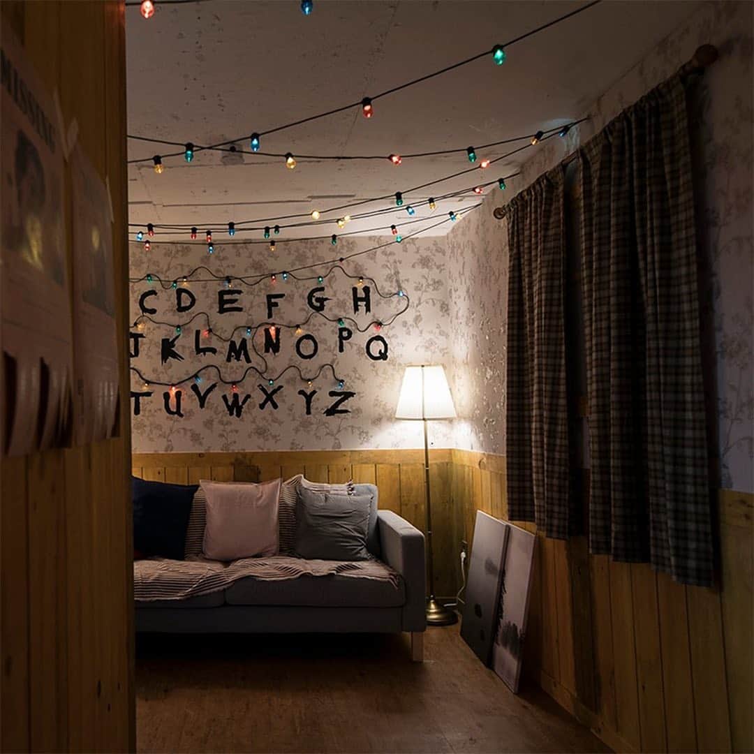 HYPEBEASTさんのインスタグラム写真 - (HYPEBEASTInstagram)「#hypeflix: @netflix has opened a pop-up in Seoul’s Hongdae neighborhood themed around @strangerthingstv. The new escape room pop-up showcases various scenes from the series, from the arcade to the home of Joyce, Will and Jonathan Byers, to the Hawkins National Laboratory, and more. Check out the pop-up from June 20 to July 7. Photo: Netflix」6月19日 13時05分 - hypebeast