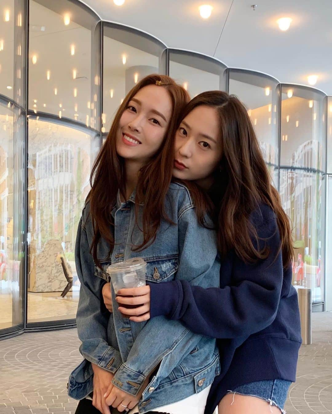 クリスタルさんのインスタグラム写真 - (クリスタルInstagram)「#jessicaandkrystal ❤️」6月19日 13時08分 - vousmevoyez