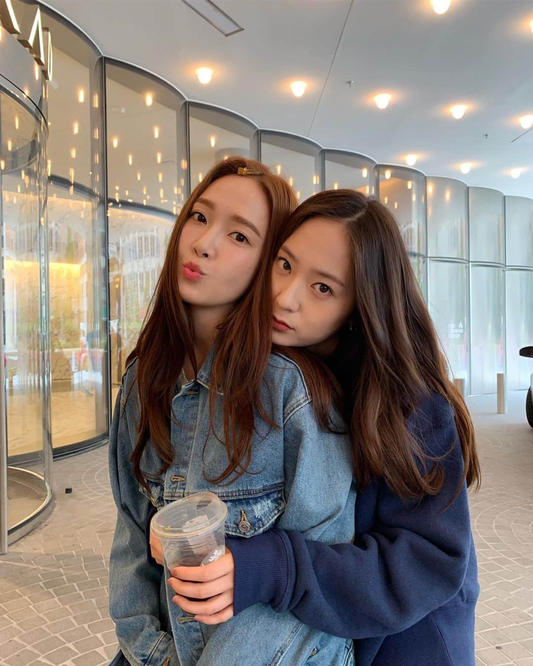 クリスタルさんのインスタグラム写真 - (クリスタルInstagram)「#jessicaandkrystal ❤️」6月19日 13時08分 - vousmevoyez