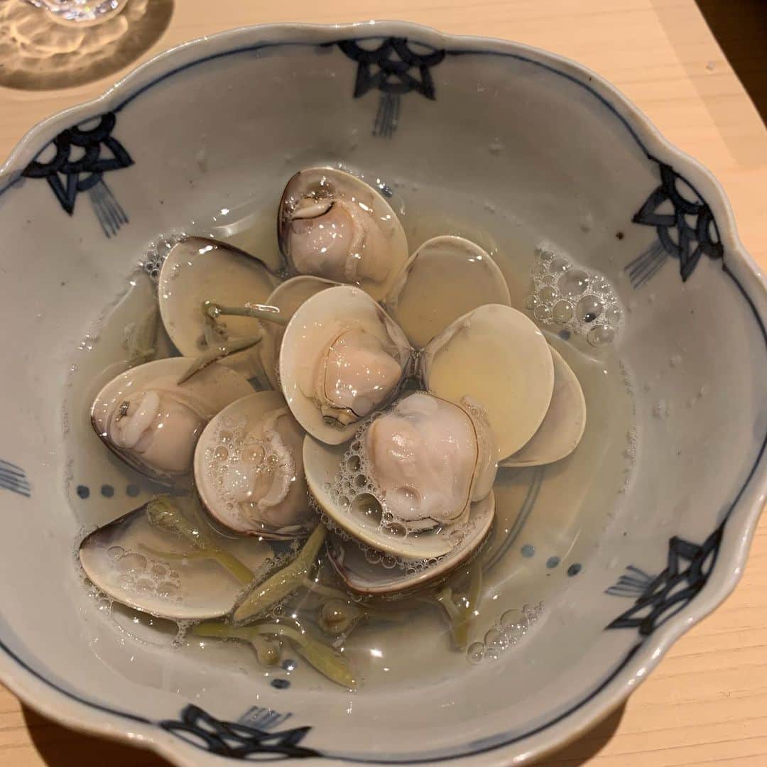 岸本加世子さんのインスタグラム写真 - (岸本加世子Instagram)「毛蟹の手巻きやウニ。美味しかったです。ご馳走さまでした。」6月19日 13時11分 - kayokokishimoto