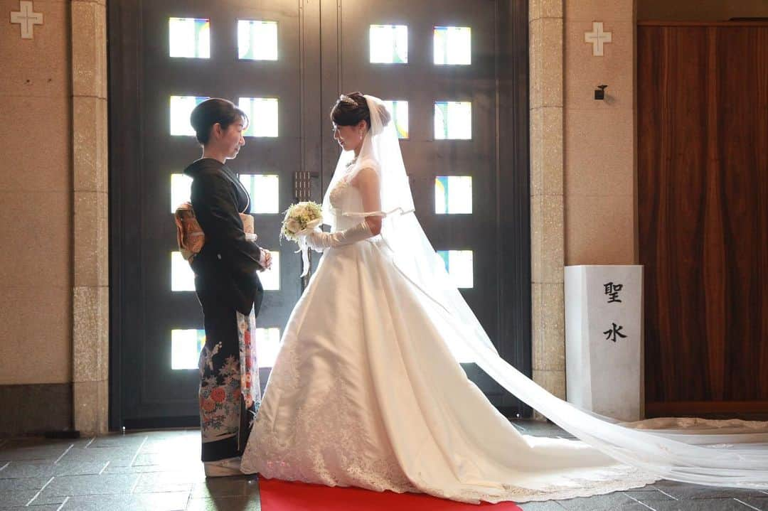 川端里奈さんのインスタグラム写真 - (川端里奈Instagram)「結婚式の写真が届いたよ👰🤵❤︎ 大聖堂での結婚式。 とっても幸せでした🥰 #大聖堂#結婚式#2019#0421#平成#名古屋#布池教会」6月19日 13時23分 - rinaastagram723