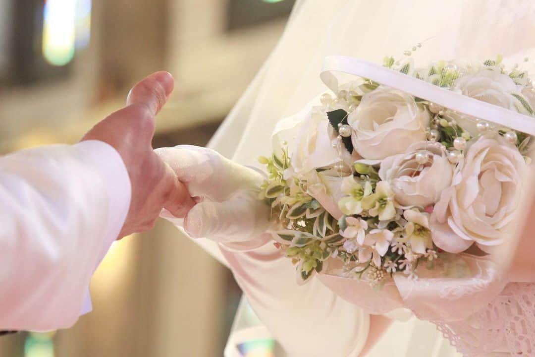 川端里奈さんのインスタグラム写真 - (川端里奈Instagram)「結婚式の写真が届いたよ👰🤵❤︎ 大聖堂での結婚式。 とっても幸せでした🥰 #大聖堂#結婚式#2019#0421#平成#名古屋#布池教会」6月19日 13時23分 - rinaastagram723