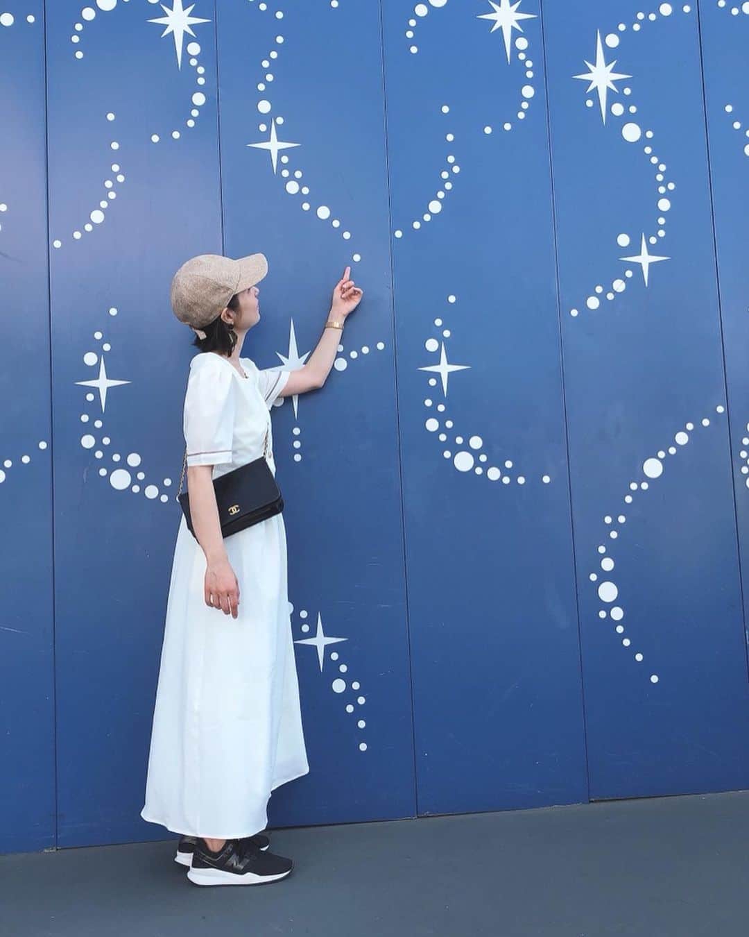 よっこさんのインスタグラム写真 - (よっこInstagram)「@joliechambre にて♡ 今日 販売スタートします(^^) #フロントボタンデザインスリーブロングワンピース  詳細はブログに書きました♡  #yokkodejoliechambre #joliechambre #yokko #新作 #フロントボタンワンピース」6月19日 13時24分 - nanayokko