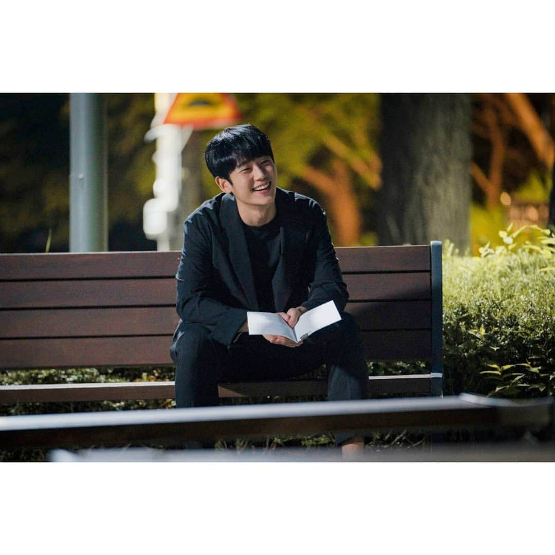 チョン・ヘインさんのインスタグラム写真 - (チョン・ヘインInstagram)「. MBC 밤 9시  오늘도 봄밤.  #봄밤 #onespringnight」6月19日 13時35分 - holyhaein