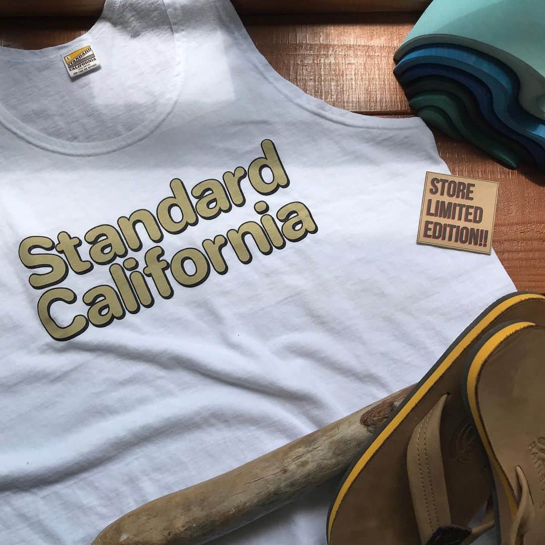 スタンダードカリフォルニアさんのインスタグラム写真 - (スタンダードカリフォルニアInstagram)「ラフィーボディを使用したタンクトップに店舗限定デザインが登場。  #standardcalifornia  #スタンダードカリフォルニア  #tanktop #タンクトップ #madeinjapan #limitededition」6月19日 13時57分 - standardcalifornia