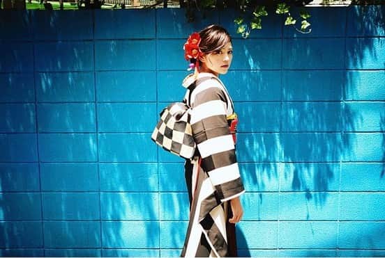 高原愛のインスタグラム：「ステキな着物でステキな撮影☺️❤️ありがとうございました💓 やっぱり着物好きだなぁ😌日本人でよかったと思える瞬間🥰  #kimono#fashion#shoot#shooting#tokyo#japan#asakusa#hanayashiki#model#着物#撮影#日本#東京#浅草#キモノハーツ#出会いに感謝#❤️」