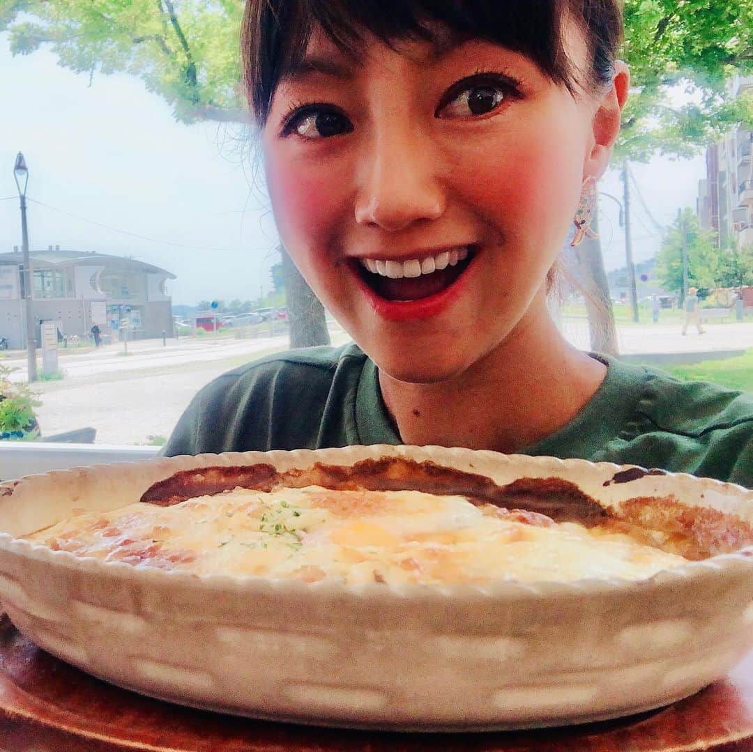 福島和可菜さんのインスタグラム写真 - (福島和可菜Instagram)「🤤🤤🤤 ニヒヒヒヒ…  #茶色い食べ物は裏切らない  #3つは食べれる #食欲の梅雨 #in #北九州 #門司港 #名物 #焼きカレー #rice #カレー #たまご #チーズ #って #最高の組み合わせ #ポテト #追加注文 #コレでも #腹四分目  #高カロリー #大好き #食べた分 #使う #lunch #curry #コーラ #beer #は #夜のお楽しみ #九州 #ロケ」6月19日 14時18分 - fukushimawakana