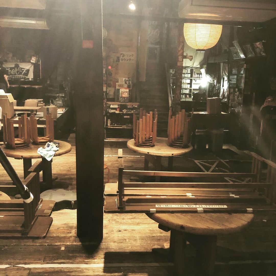 山川のりをのインスタグラム：「今夜は京都磔磔にてギターパンダライブです。17時30分/18時30分、2800円+D /3300円+Dです。共演はタム＆ユダ（Honey maker）佐久間学。お近くの方々会いにきてアイニージュー！ライブ情報はguitarpanda.net」