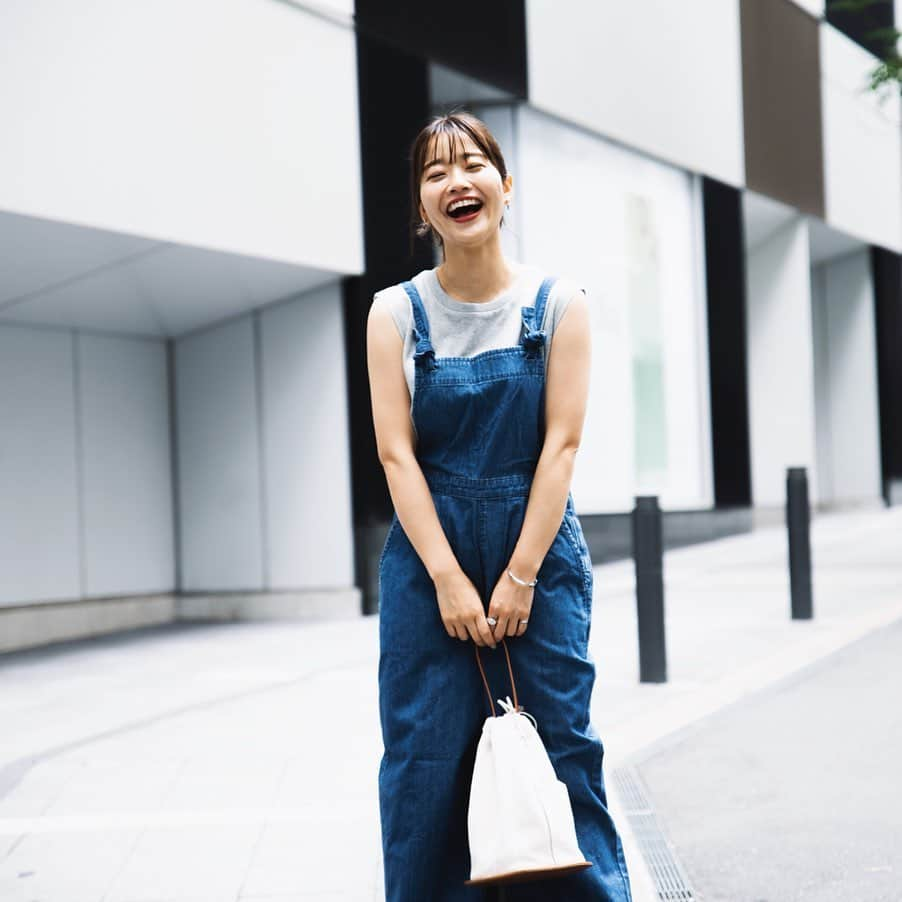 猪鼻ちひろさんのインスタグラム写真 - (猪鼻ちひろInstagram)「😎👒﻿ 撮影でLAKOLE のお洋服を着たよ！﻿ これ着て川行きたいとか、﻿ デートにも使えそうとか﻿ 着まわし出来そうとか盛り上がりました❣️﻿ ﻿ ヘアメイク全部コーディネートに合わせて﻿ 自分でしたんだけれど、﻿ とってもたのしかった💋﻿ ﻿お好みのコーデ&ヘアメイク教えてね😚 #ちひろのお洋服﻿ #夏がくるね☺️﻿ #今日(19日)から﻿ @lakole_official  #WEBでセールがスタートしているみたいですっ﻿ #LAKOLE #ラコレ#アレもコレもラクに #ライフファンクション#LAKOLE_LIFESTYLISTS #pr #fashion #lifefunction」6月19日 14時55分 - inohanachihiro