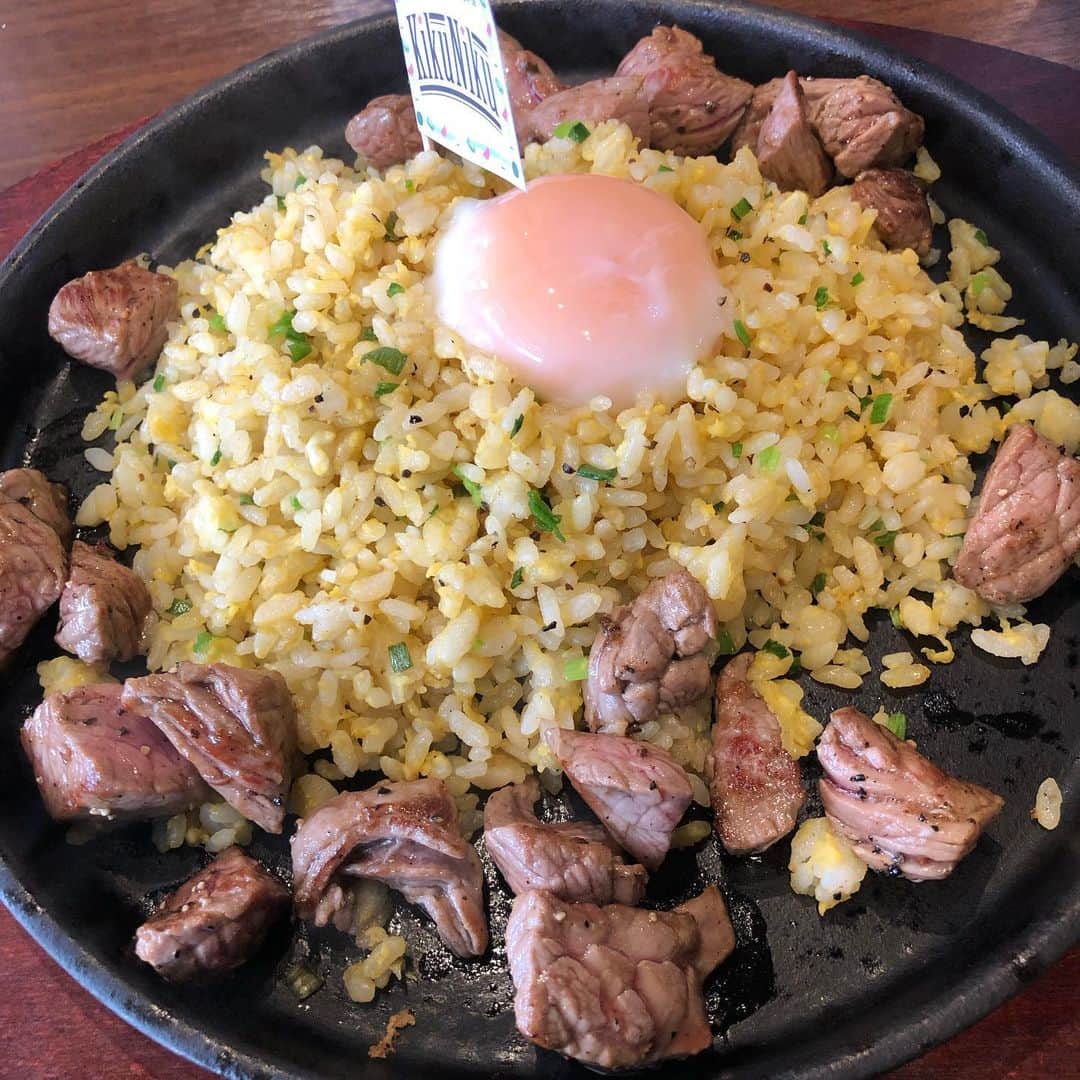 GOSAMARUさんのインスタグラム写真 - (GOSAMARUInstagram)「‪先程、Kikunikuさんに行ってきました。松葉杖でご迷惑お掛けしましたがお料理はめちゃくちゃ美味しかったです。‬ ‪筋肉モリモリ夢がもりもりです( 笑 )‬ ‪美味しかった😋‬ ‪https://kikuniku.owst.jp/‬ ‪#Kikuniku #rd_pw #ステーキ #GOSAMARU #沖縄 #高タンパク質 #低カロリー ‬ そして、あと、2週間はギプス生活😓」6月19日 14時57分 - gosamaru7