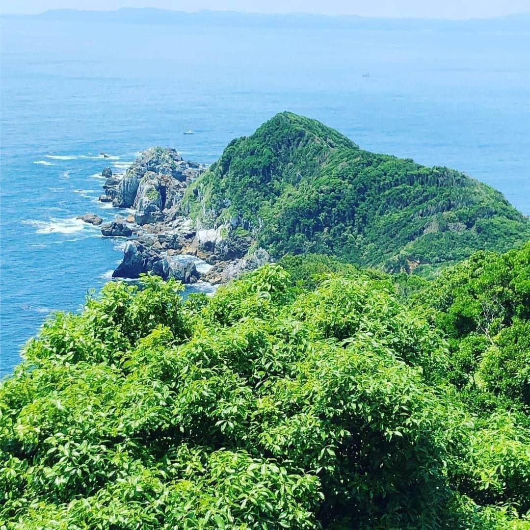 日本の国立公園さんのインスタグラム写真 - (日本の国立公園Instagram)「Photo by @okami_kiku⠀ https://www.instagram.com/p/ByuzpZcnbWY/⠀ .⠀ #伊勢志摩国立公園⠀ .⠀ On our Instagram, we will also share wonderful photos of National Parks of Japan posted on Instagram with the tag #nationalparksjp. We look forward to your participation!⠀ .⠀ #NationalPark #nationalparks #nature #findyourpark #instafollow #japan #landscape #landscape_lovers #ourplanetdaily #landscapephotography #hiking #outdoors #traveling #travel #explore #visitjapanjp #日本 #國家公園 #일본 #국립공원 #国立公園」6月19日 15時00分 - nationalpark_japan