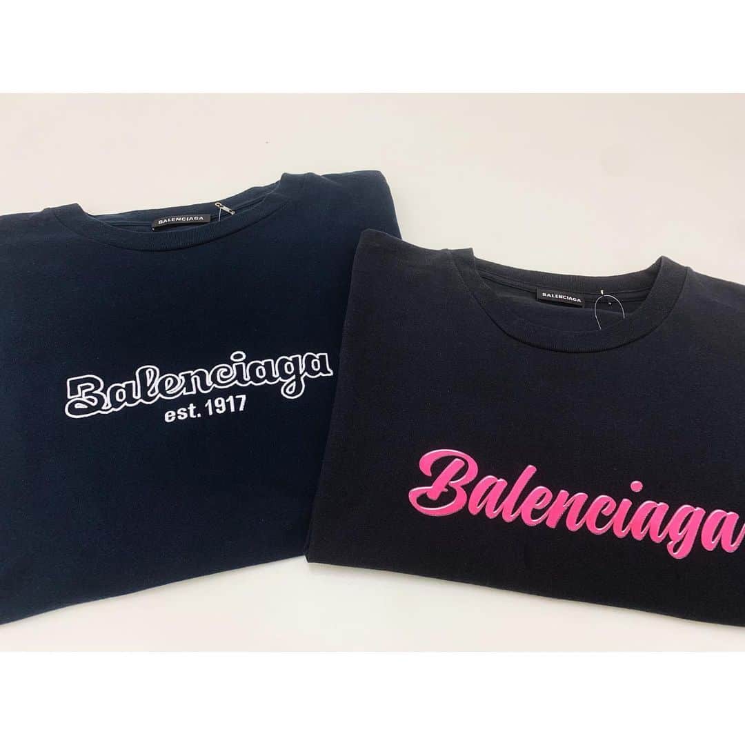 RINKAN渋谷店さんのインスタグラム写真 - (RINKAN渋谷店Instagram)「【New Arrival 】 《BALENCIAGA 》 ㅤㅤㅤㅤㅤㅤㅤㅤㅤㅤㅤㅤ 19SS Pink Logo Tshirt （size L） ㅤㅤㅤㅤㅤㅤㅤㅤㅤㅤㅤㅤ 19SS 刺繍 Logo Tshirt （size S） ㅤㅤㅤㅤㅤㅤㅤㅤㅤㅤㅤㅤ 近日発売されたばかりの19SSロゴTシャツ入荷致しました！  どちらも人気商品となりますので お早めにお求め頂く事お勧めします。 是非店頭にてご覧下さいませ！  Ask to DM 📩  ㅤㅤㅤㅤㅤㅤㅤ #rinkan #shibuya #saintlaurent #saintlaurentparis #dior #diorhomme  #louisvuitton #lv #gucci #amiri #rickowens #balmain #celine #celinebyhedislimane #prada #burberry #valentino #maisonmargiela #thombrowne #acnestudious #hermes #cartier #fendi #givenchy #yohjiyamamoto #commedesgarcons #sulvam #sacai ㅤㅤㅤㅤㅤㅤㅤ RINKAN 渋谷店 ㅤㅤㅤㅤㅤㅤㅤ 03-5458-3050 渋谷区神南1-12-16」6月19日 15時02分 - rinkan_shibuya