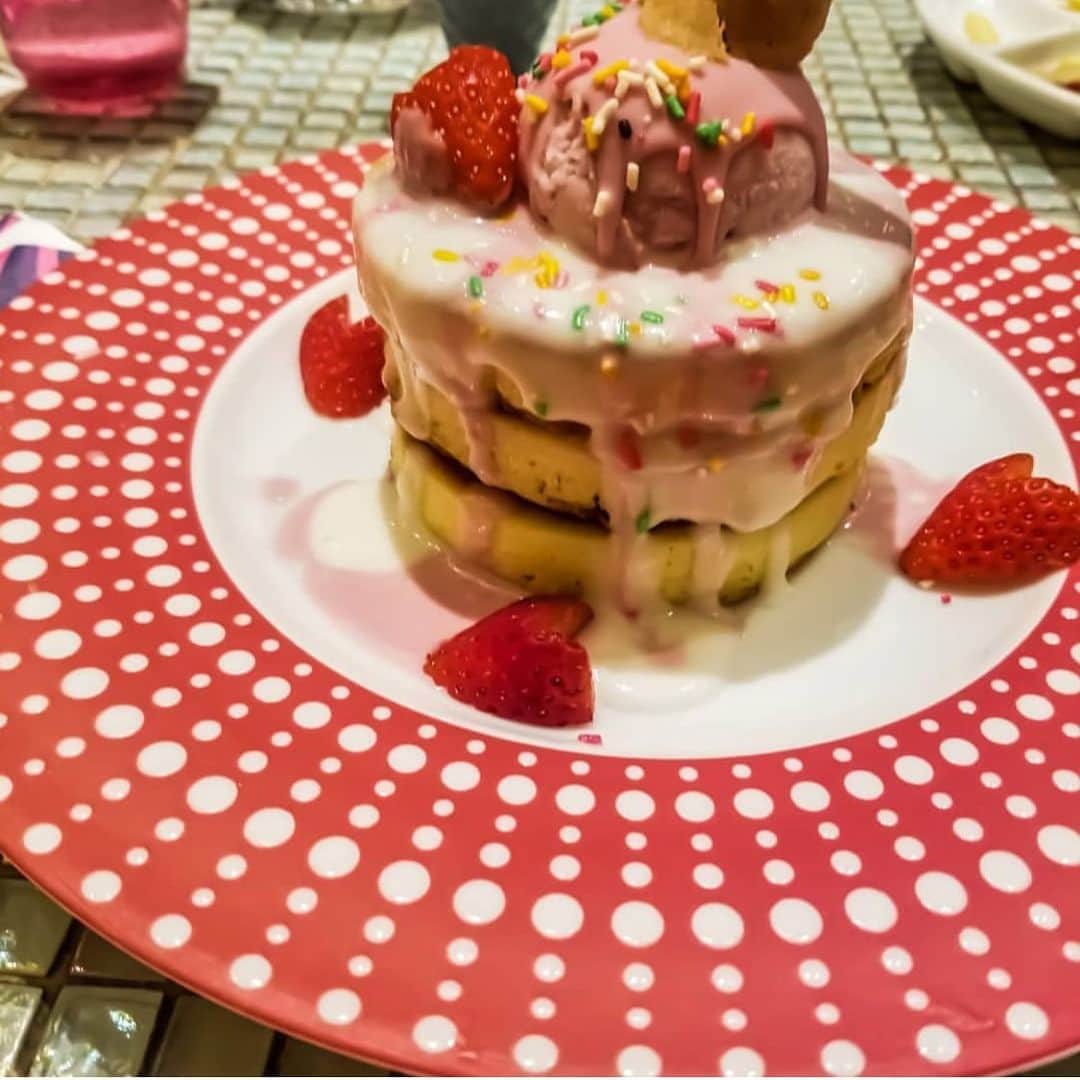 KAWAII MONSTER CAFEのグルメインスタ