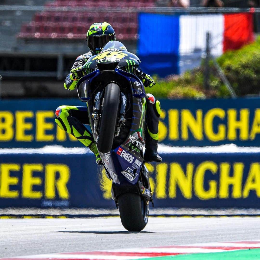 MotoGPさんのインスタグラム写真 - (MotoGPInstagram)「Throw that front wheel up... it's Wednesday!! ✌️// Happy #WheelieWednesday everyone! 🥳 Don't forget to check out our story for your #WednesdayWallpaper 📲 #VR46 #Wheelie #MotoGP #CatalanGP #Motorcycle #Racing #Motorsport」6月19日 15時20分 - motogp