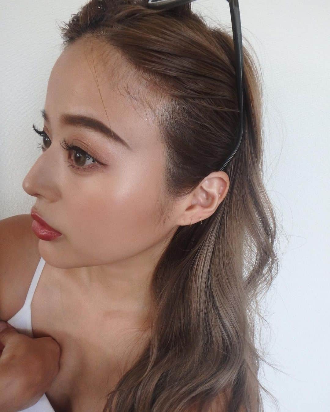 のインスタグラム：「マツエクを付け替えて 今回は2ミリ短めに少しだけ ナチュラルにしてみました👁❤︎ 【毛質】ロイヤルセーブルラッシュ 【カール】CCカール 【長さ】13ｍｍ 【太さ】0.18mm 150本 繊細で持ちがいい EFのマツエクです❤︎ SalonEF 渋谷店 東京都‎ 渋谷区渋谷2-22-11 渋谷フランセ奥野ビル5階 TEL 03 3486 8775 @salon__ef__official LIPは #mycosmebox  DASTY💋」