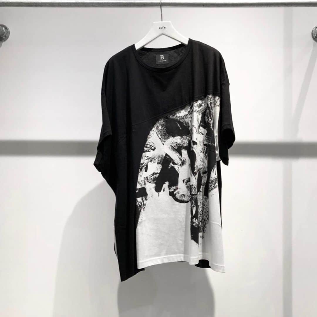 のインスタグラム：「ㅤㅤㅤㅤㅤㅤㅤㅤㅤㅤㅤㅤㅤ﻿ ▼in store now﻿ B Yohji Yamamoto 【 @b_yohjiyamamoto 】﻿ 2019 Autumn Winter Collection﻿ ﻿ ﻿ ▼store﻿ Lui's 札幌店 @luissapporo_official ﻿ Lui's ルクア大阪店 @luis_lucua ﻿ Lui's 神戸店 @luiskobe_official ﻿ ﻿ ﻿ #byohjiyamamoto #byohjiyamamoto19aw#yohjiyamamoto #yohjiyamamotofemme #ヨウジヤマモト﻿ ﻿ ﻿」