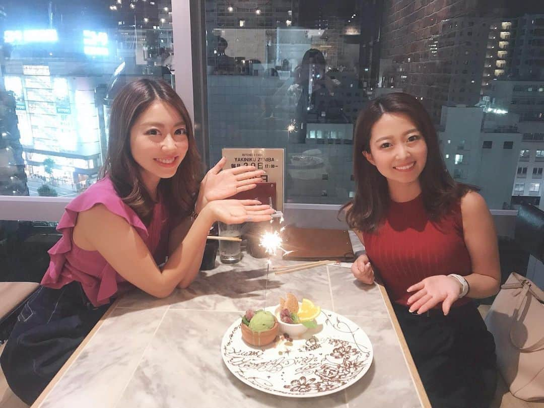 小山ひかるさんのインスタグラム写真 - (小山ひかるInstagram)「HBD🎂My Bestie🎉💗 . 誕生日から半月ぐらい経ってたけど この間やっとお祝い出来た🥂✨ . 考え方が似てるうちらは いつもあーだこーだ話しながら ケタケタ笑って共感しあってる♪ . くだらない話もたくさん聞いてくれるし 悲しい時は一緒に泣いてくれる とっても大切な友達🤝💓 . トリリンガルで仕事もバリバリしてて ほんとすごいなーって いつも尊敬してます♪♪ . 素敵な28歳になりますように😚💕 これからもよろしくね🥺🌈 . . #hbd #happybirhday #お誕生日 #誕生日 #誕生日祝い #bf #bff #bestie #親友 #焼肉 #サプライズ #surprise #おめでとう #同い年 #28歳 #いつもありがとう #happy #smile #love #大好き #渋谷 #shibuya #zeniba #焼肉zeniba #dinner #birthdaydinner」6月19日 21時01分 - hikaru_kym